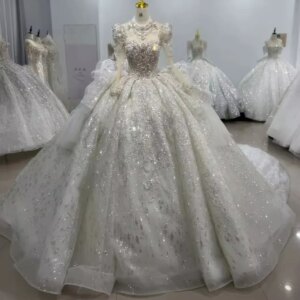 Suknia ślubna 2025 Long Sleeve Sweetheart Wedding Dress Lace Up Back Ball Gown Embroidery Beading Crystal Bridal Dress