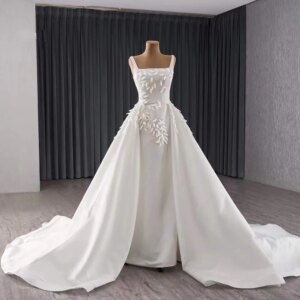 Weddings Dresses For Bride Square Collar Sleeveless Zipper Back With Detachable Train Appliques Customized Wedding Dress