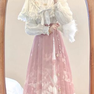 A sweet and elegant Chinese-style dress for Hanfu woman with new top pink skirt over it