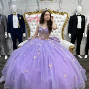 Luxury Lavender Shiny Quinceanera Dresses 2025 Ball Gown Bow Beads Crystal Sweet 16 Dresses Lace-Up Birthday Party Dresses