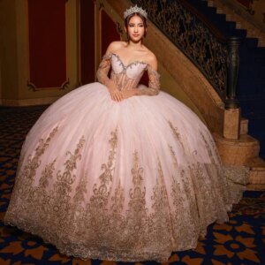 Sparkly Blush Off the Shoulder Quinceanera Dress Ball Gown Gold Appliques Lace Beading Tull Puffy Skirt Sweet 16 Dress vestidos