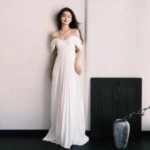 Off The Shoulder plisse Satin Wedding Dress Sweetheart Neckline Lace Appliques Elegant A Line Bridal Gown Robe De Mariée TSWD677