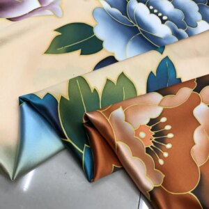 High Quality 40momme Counter Custom Thickened Silk Hand Painted Double-Sided Satin Cheongsam Clothing Fabric 1
