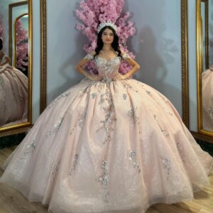 Light Pink Shiny Quinceanera Dresses Princess Sweet 16 Years Girl Birthday Party Off Shoulder Beads Sequin Lace Appliques Bow