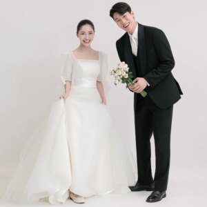 Customized Square Collar Organza Wedding Dress Short Puffy Sleeves Floor Length Elegant 웨딩드레스 A Line Lace Up Back Bridal Dress