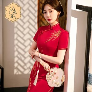 Women’s long slim-fit silk cheongsam runway red banquet dress