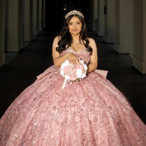Pink Shiny Quinceanera Dresses Ball Gown Off The Shoulder Sequin Applique Lace Beading Crystal Tull Party Birthday Sweet 16 Dres
