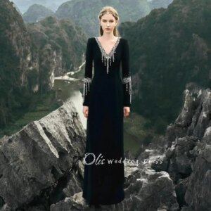 customized New Arrival Black Evening Dress V Neck Long Sleeve Crystal Stones Straight Floor Length Saudi Arabic Prom Gown Party