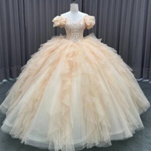 Light Champagne Shiny Princess Quinceanera Dresses Off Shoulder Lace Beading Crystal Tiered Tull Corset Sweet 16 Dress Ball Gown