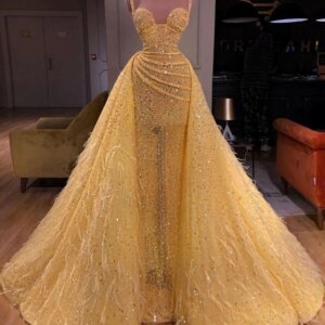 Sparkly A Line Celebrity Evening Dress Popular Sweetheart Neck Feathered Cocktail Gown Customized Classy Formal Events Wear