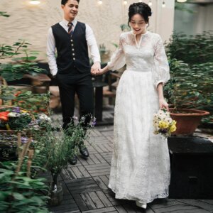 Romantic Lace Three Quarter Sleeves Wedding Dress A Line V Neckline Floor Length Bridal Photoshoot Dress Wedding Party Dress