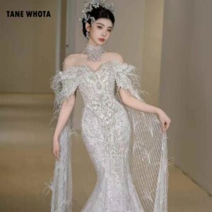 Wedding Dress Sweetheart Off Shoulder Appliques Feathers Beading Lace Up Back Sexy Bridal Dress Customized Mermaid Wedding Dress