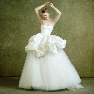 Customized Sweetheart Neck Bridal Gown With Detachable Bows Sleeveless Floor Length Satin And Tulle Romantic Wedding Dress