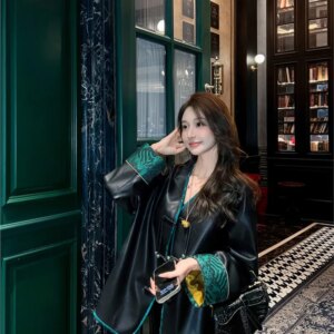 New Chinese style fur coat female black cuff color counter button top