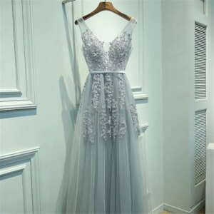 Elegant Tulle Sleeveless Silver Long Prom Dresses 2025 Applique V Neck Burgundy Evening Gowns Formal Party Vestido De Gala