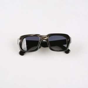 Women’s Sunglasses Men Vintage Thick Stripes Square Retro Handmade Buffalo Horn Sunglass Man Fashion Glasses