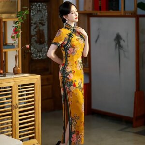 Women’s yellow stand collar long fashion flower luo Chinese style cheongsam