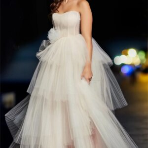 Charming Strapless Wedding Dress 2024 Elegant Gauze Bridal Dress Gown Romantic Sleeveless Wedding Gown Dreamy Robe De Mariee