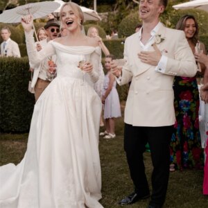 Rustic Off Shoulder Satin Wedding Dress Lace Appliques A Line Wedding Gown for Bride With Detachable Sleeve Vestidos De Mariee