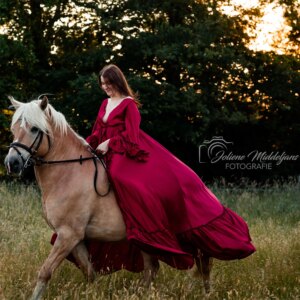 Don&Judy Red Green Maternity Dresses for Photo Shoot Silky Smooth and Soft Front Slit Maxi Pregnant Gown Dress Photoshoot Cloth