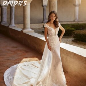 Luxurious Sleeveless Wedding Dress 2025 Charming Lace Applique Bridal Gown Elegant A-line Floor-length Gown Customized