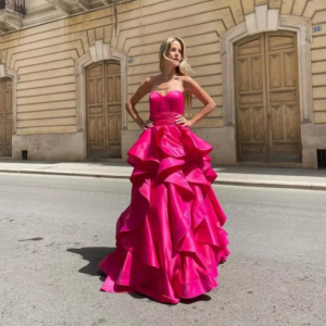 Exquisite Sweetheart Strapless Prom Dresses Sleeveless Tiered Floor Length Ruched For Special Occasions Evening Party Gowns