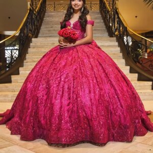 Rose Red Shiny Princess Quinceanera Dresses Off Shoulder Sequin Applique Beading Crystal Bow Tull Sweet 16 Dress Ball Gown Vesti