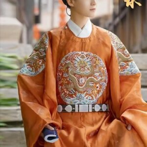 Chinese Hanfu Robe Men&Women Ancient Traditional Embroidered Round Neck Robe Chinese Queen&King Cosplay Costume Hanfu Plus Size