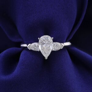 Provence 18K/14K/10K White Gold 2.5ct D Color VVS1 GRA Certified Pear Cut Moissanite Ring For Women Three Stone Trendy Gift
