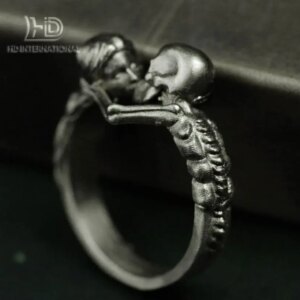 925 silver Kiss of Death Skull Ring, Memento Mori Gothic Ring, Skull Jewelry, Skeleton Ring, Punk Mourning Ring, Halloween Jewel