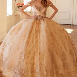 Champagne Shiny Quinceanera Dresses Off Shoulder Ball Gown Sweet 16 Dress Beads Sequin Appliques Lace Tull Corset Birthday Party