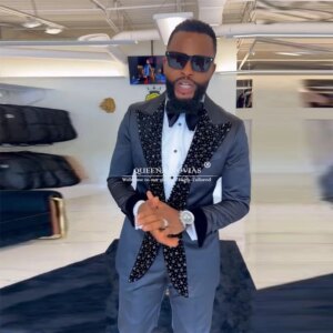 Exquisite Groom Formal Party Wedding Tuxedos Customized Diamond Beaded Stones Prom Blazers Slim Fit Banquet Suits Men Dress