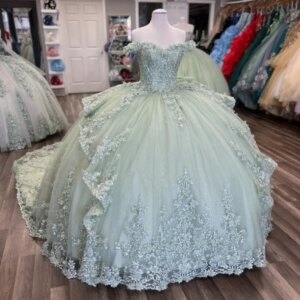 Luxury Glittering Mint Green Off Shoulder Quinceanera Dresses Applique Lace Beads Tull Vestidos De 15 Anos Corset Birthday Party