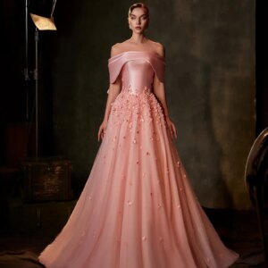 Customized Exquisite Boat Neck Boat Neck Sequined Crystal Flowers Evening Dress Graceful Panel Train Photo Color Robe de soirée
