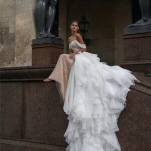 Charming Off-The-Shoulder Bridal Dresses 2024 Elegant Detachable Hem Wedding Dress Charming Floor-length Dress Vestidos De Novia