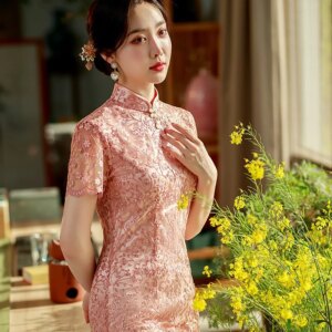 Ladies pink cheongsam lace embroidered short sleeve stand-up collar runway evening gown