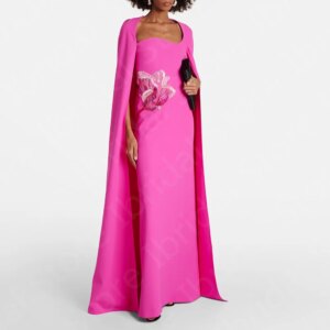 Unique Arabic Hot Pink Mother of the Bride Gowns with Cape 2024 Mother Dress for Wedding Scoop Neck Wedding Party Dress Applique