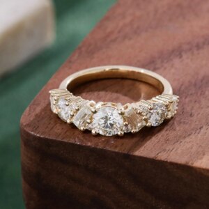 Provence 18K/14K/10K Yellow Gold 1.69ct T.W. DColor VVS1 GRA Certified Round Cut Moissanite Ring For Women With Bread Cut Stone
