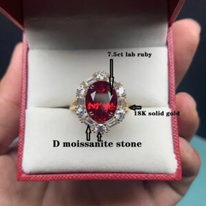 Ruihe Customized 100% 18K Yellow Solid Gold Ring Setting 7.5ct Lab Ruby Oval Shape Gems with D Moissanite Women Weddingrings
