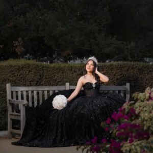 Customized black Off Shoulder V-neck Quinceanera Dress applique Tull Lace vestidos de 15 Quinceanera 