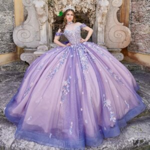 Lilac Quinceanera Dresses Off Shoulder Ball Gown Sweet 16 Dress Applique Lace Beading Crystal Bow Tull Birthday Party Vestidos