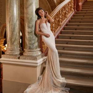 Elegant Sleeveless Wedding Dress 2025 Romantic Lace Bridal Gown Graceful Tulle A-line Strapless Floor-length Gown Customized