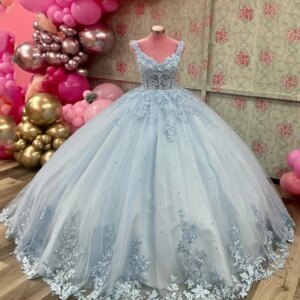 Sky Blue Princess V-Neck Quinceanera Dresses Applique Lace Tull Ruffles Chapel Train Corset vestido para fiesta de 15 años