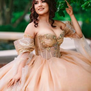 Rose Gold Shiny Quinceanera Dresses Off The Shoulder Beads Crystal Tull Party Birthday Ball Gown Sweet 16 Dress Vestidos 15 De