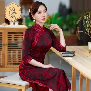 Women’s seven-point sleeve stand collar red literary cheongsam banquet evening gown