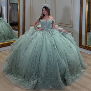 Mint Green Shiny Quinceanera Dresses Off Shoulder Ball Gown Sweet 16 Dress Applique Lace Beads Tull Birthday Party Vestidos 15