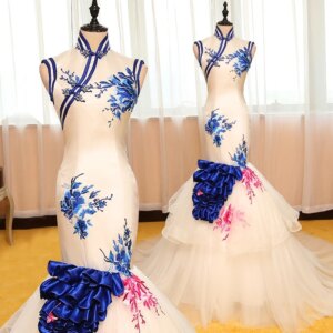 Hostess dress female 2022 new elegant long model walk show adult trailing cheongsam blue and white porcelain performance Garment