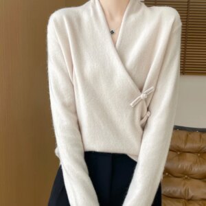 24 Autumn/Winter New 100% Pure Wool Sweater Cross Collar Style Pan Button Pullover Long Sleeve Knitted Cashmere Sweater Base