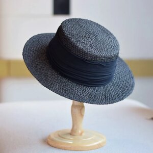 Artistic flat-topped hat and versatile pleated fabric small brim gift hat for outings