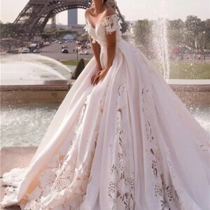 Elegant Off-Shoulder Bridal Dress 2025 Charming Wedding Dress Romantic A-line Floor-length Dress Customized Vestidos De Novia